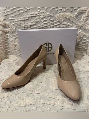 Giani Bernini Nude Patent Leather Pointed Toe Pumps #624